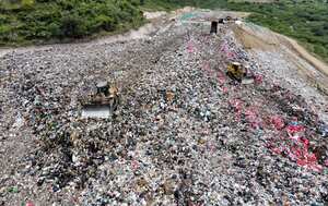 el relleno sanitario de Yotoco, lugar donde se disponen las basuras de Cali
En este lugar se disponen los residuos domiciliarios de Cali, Calima-El Darién, Florida, Candelaria, Yumbo, Restrepo, Jamundí, La Cumbre, Dagua y Yotoco (Valle), así como de Villarrica, Caloto, Guachené y Padilla (Cauca).