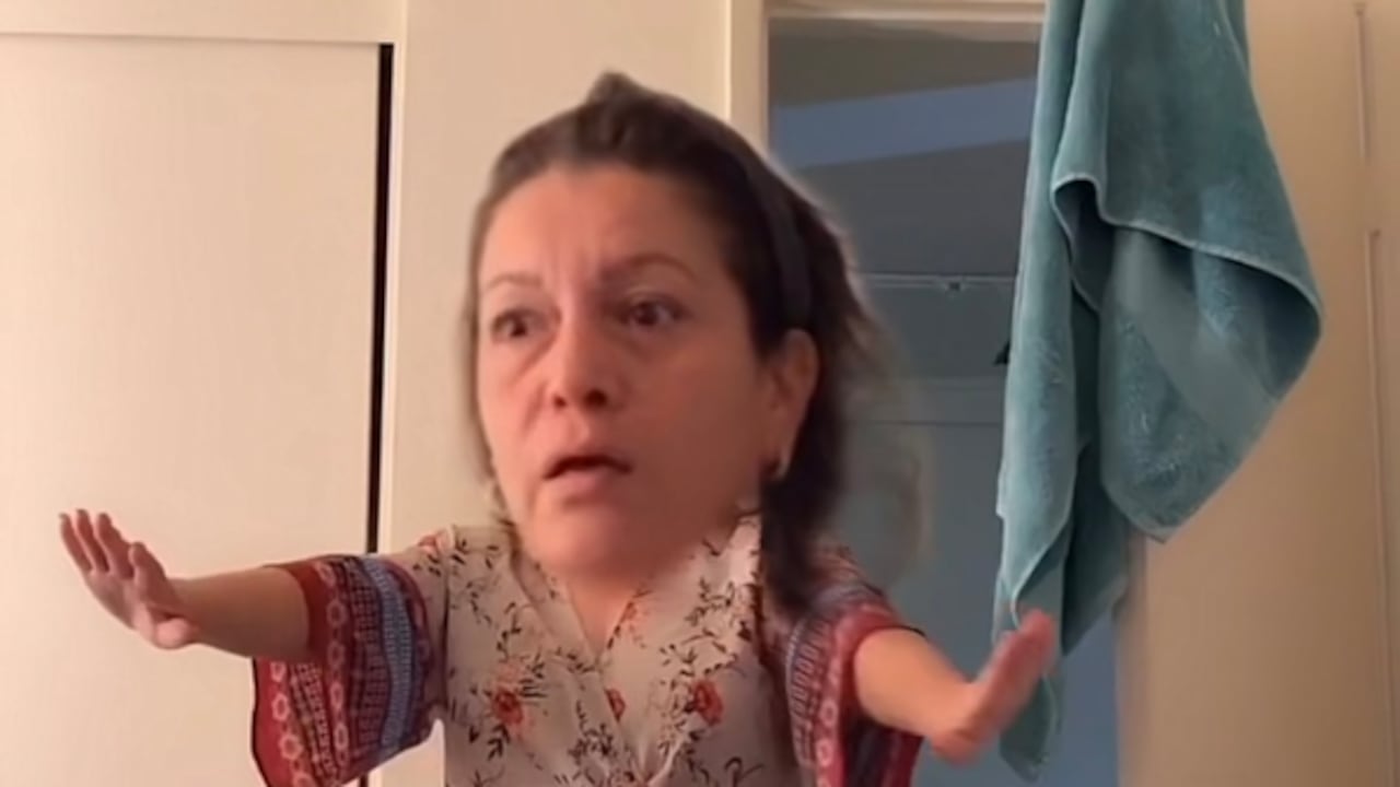 Así se ve hoy la mujer del meme de Bad Bunny que se hizo famosa en la pandemia y volvió a ser viral