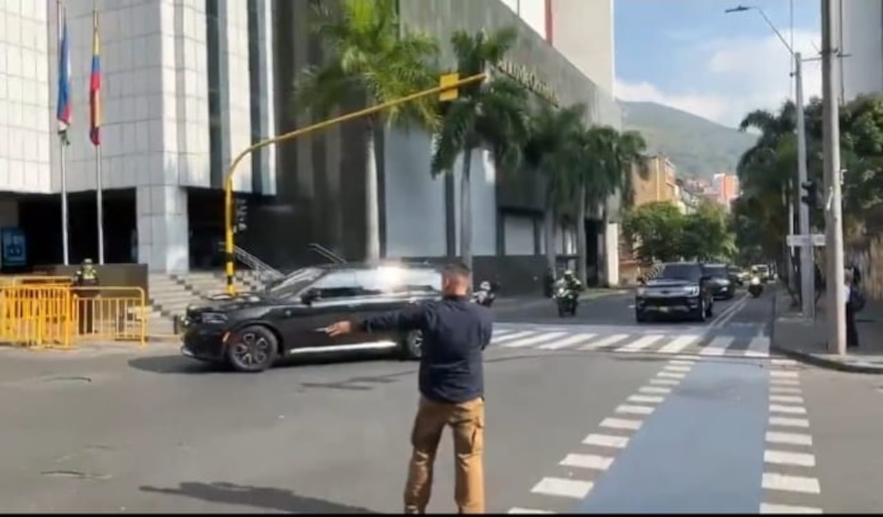 El presidente electo llegó en una caravana al lugar donde funcionará la sede del Gobierno, en el Centro de Cali.