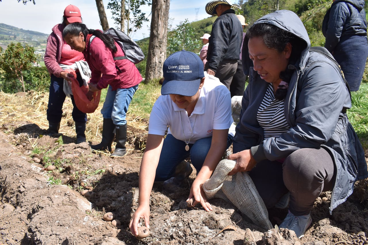 Las mujeres aún tienen acceso limitado a recursos como la tierra, la asistencia técnica, la inclusión y formalización financiera.