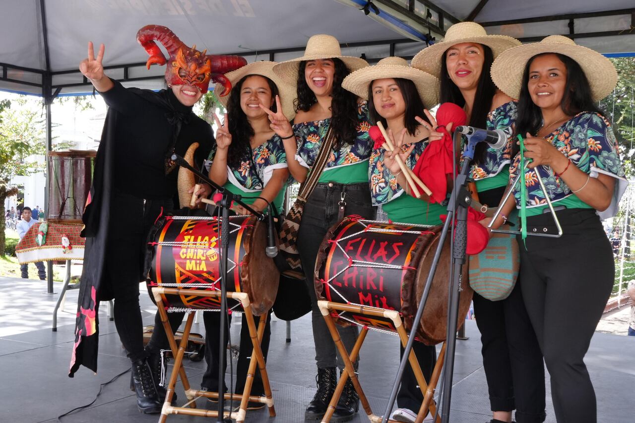 “Popayán es ciudad de tradición sonora y memoria colectiva. Con este encuentro reafirmamos nuestro compromiso de promover la chirimía, proteger sus saberes y garantizar que siga resonando en las plazas, barrios y veredas del Cauca”, manifestó el gobernador del Cauca, Octavio Guzmán.