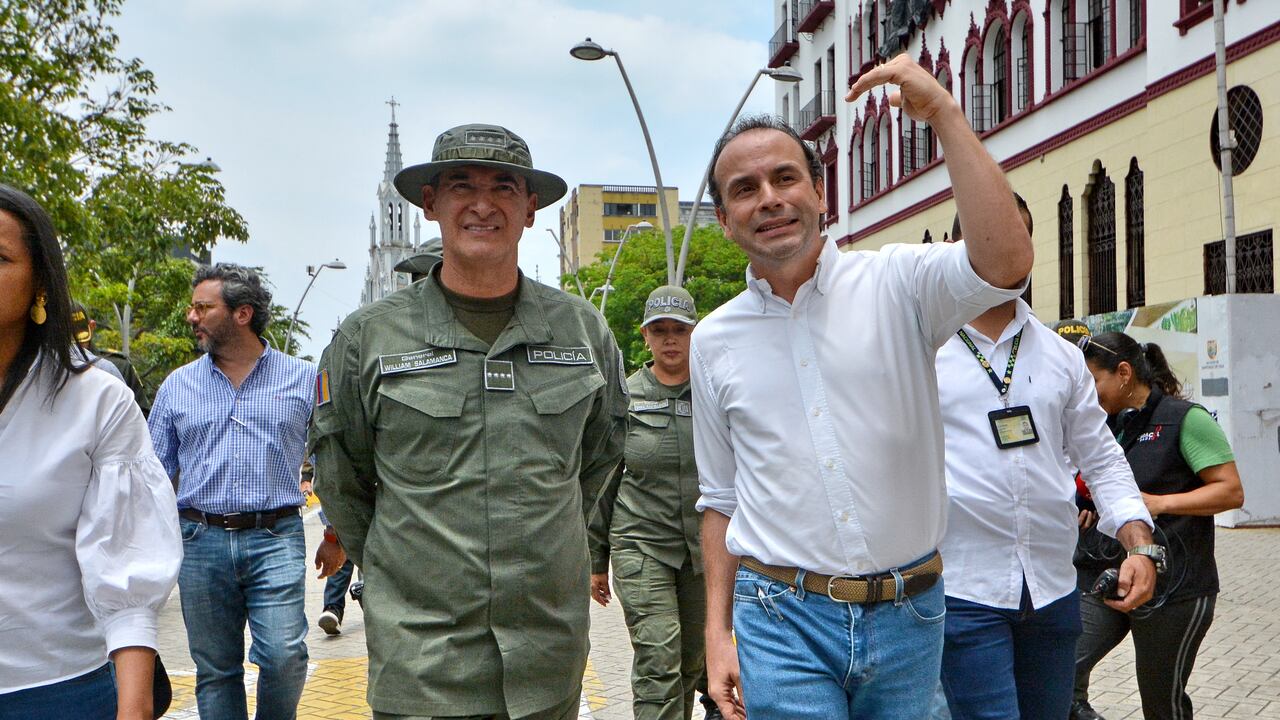 El Alcalde Alejandro Eder y el Director Nacional de Policía William Salamanca, realizaron un recorrido por el sector donde se realizará la mayoría de eventos de la COP 16. Además visitaron el puesto de policía de Montebello el cual será mejorado para el uso de sus agentes de policía.