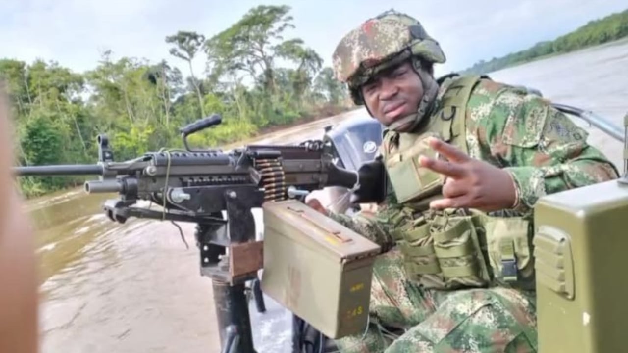 Jeison Mena Hurtado, soldado profesional de 29 años, falleció en el accidente del avión Hércules en Putumayo, que dejó 70 víctimas mortales. Su familia confirmó que la última comunicación con él ocurrió horas antes del siniestro.