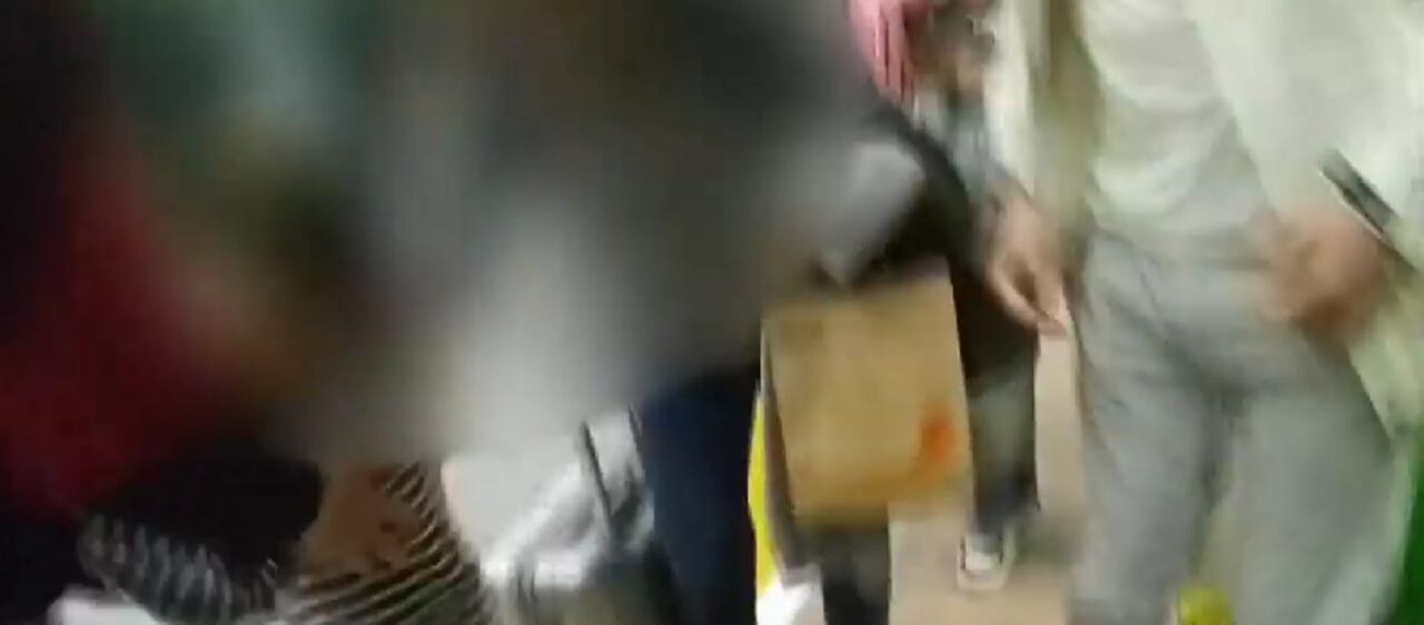 El menor quedó sin un solo rasguño, según las autoridades de la estación del tren.