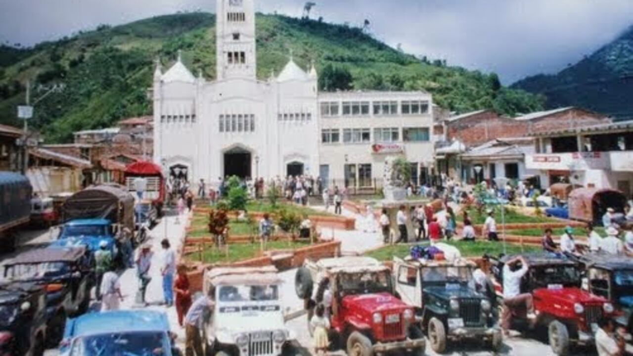 Municipio del Valle del Cauca con nombre de ave: un destino de paisajes cafeteros y riqueza cultural.