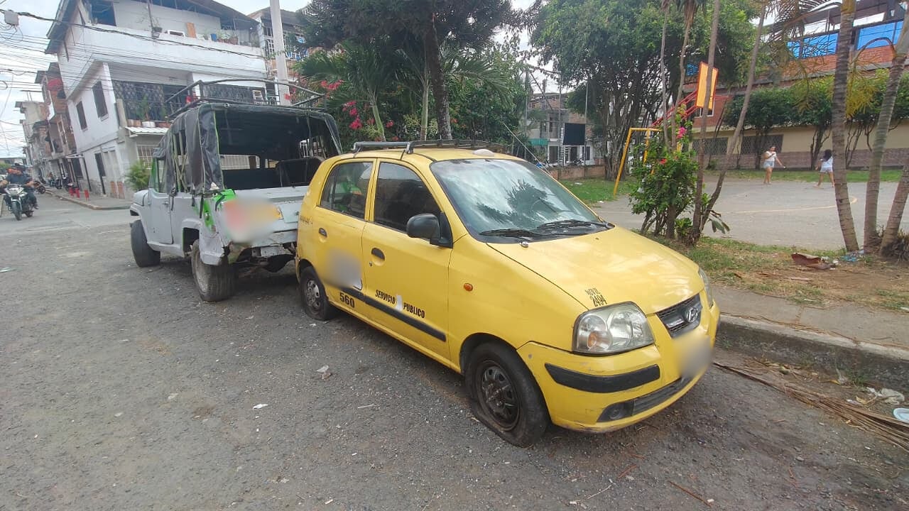 Los carros están ubicados en la Calle 56 con Carrera 39 B del barrio El Vallado. Según los residentes del sector, desde hace más de un año están ubicados.