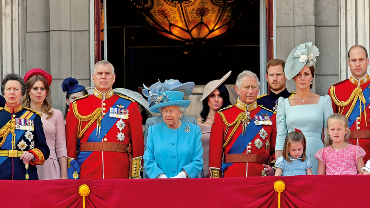 Andrés, el favorito de la reina Isabel II, podría causarle problemas mucho más graves a la monarquía británica que los berrinches de Harry y Meghan.