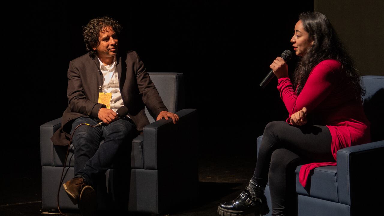 Juan Esteban Rengifo junto a una invitada durante el Festival de Cine Corto Popayán de 2023.