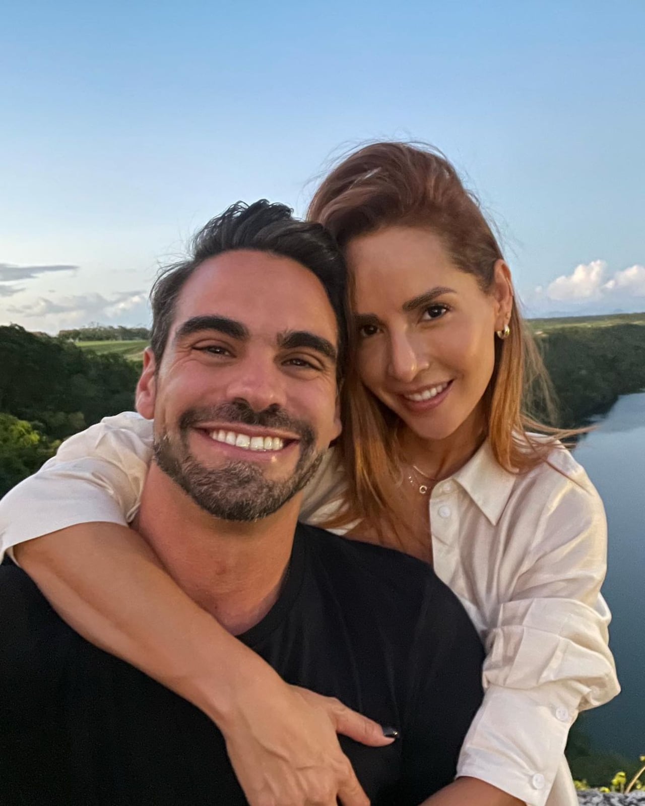 Carmen y Frederik aman rodearse de naturaleza en sus encuentros. Foto: Instagram @cvillaloboss.