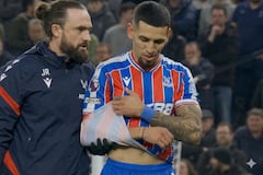 Daniel Muñoz tuvo que abandonar la cancha por una lesión.