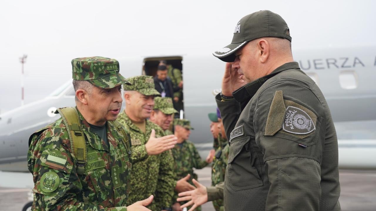 El general Hugo López Barreto lideró la inspección en terreno para auditar las operaciones contra grupos armados.