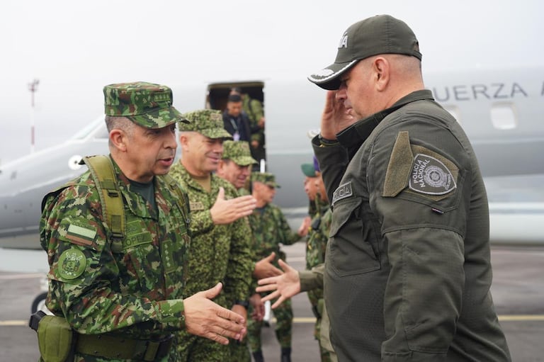 El general Hugo López Barreto lideró la inspección en terreno para auditar las operaciones contra grupos armados.