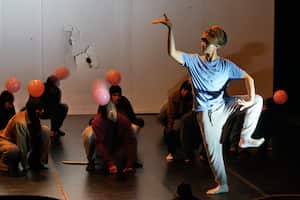 6 Bienal Internacional de danza de Cali. Ensayo de la compañía "18 Monkeys Dance Theatre". Compañía Tailandesa de danza y teatro