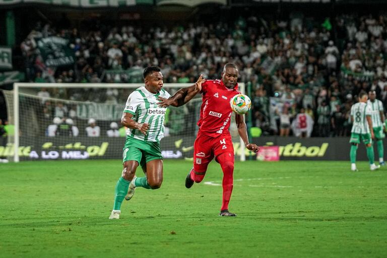 Imagen del partido entre Atlético Nacional y América de Cali por el juego de ida de las semifinales de la Copa Colombia 2025.