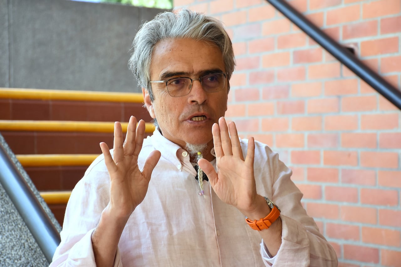 El profesor Darío Restrepo explicó por qué la descentralización es clave para enfrentar brechas históricas en los territorios.