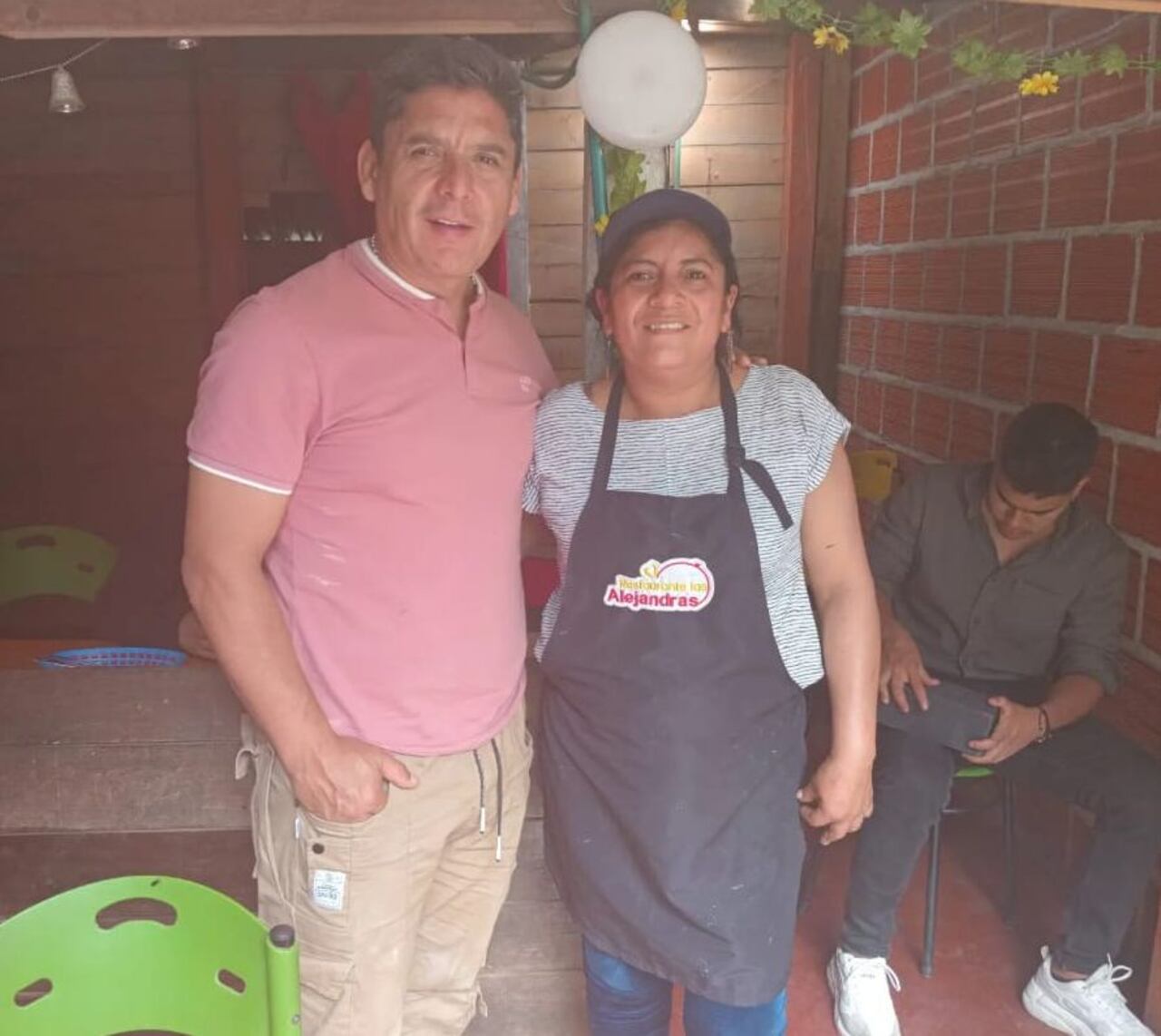 Javier Rosero visitó Las Alejandras en unas sus giras en el oriente del Cauca, relata Alejandra Levaza.