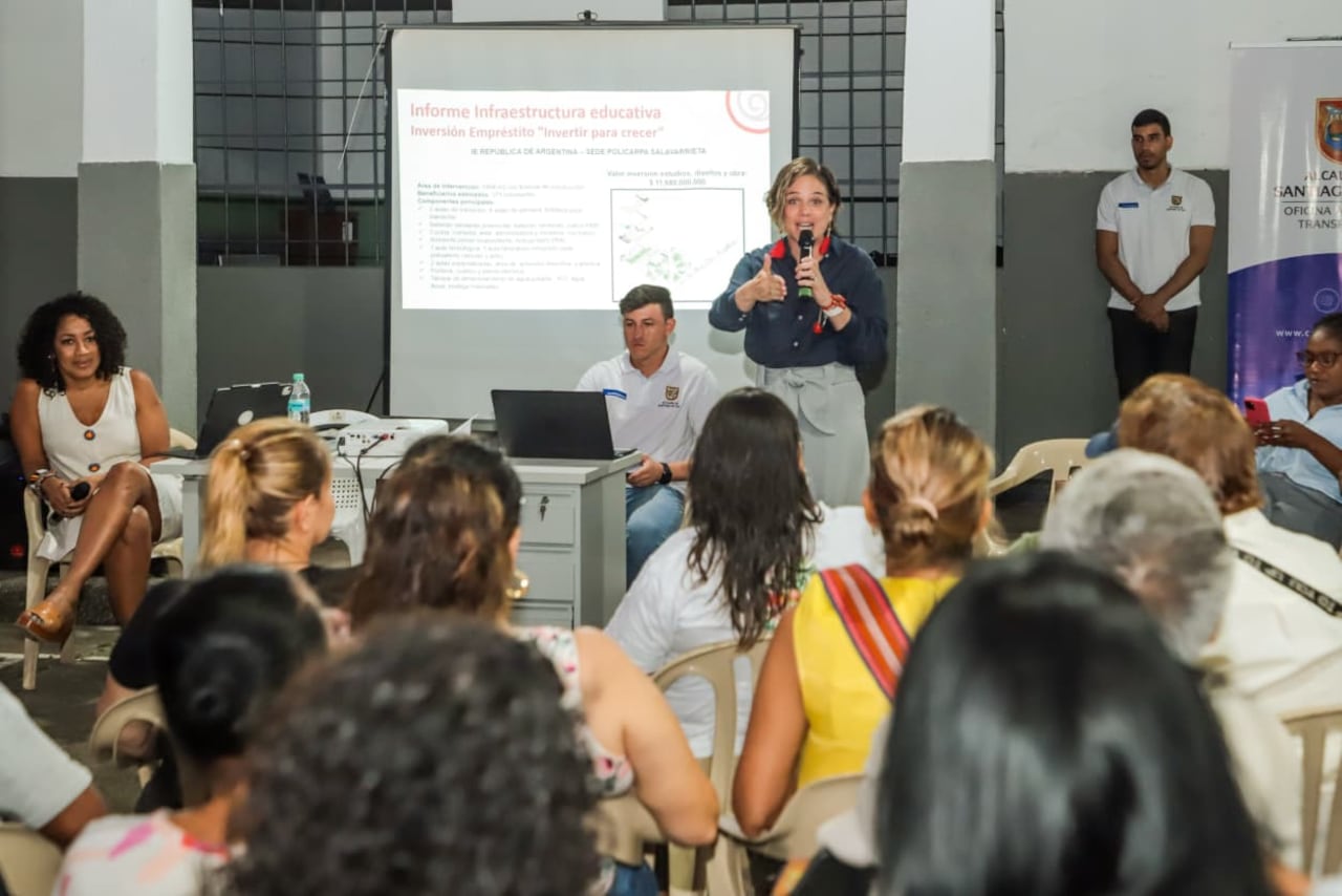 Habitantes de la comuna 9 pudieron conocer cuáles son los proyectos que adelantarán los diferentes organismos en lo que resta de 2025, con recursos del empréstito.