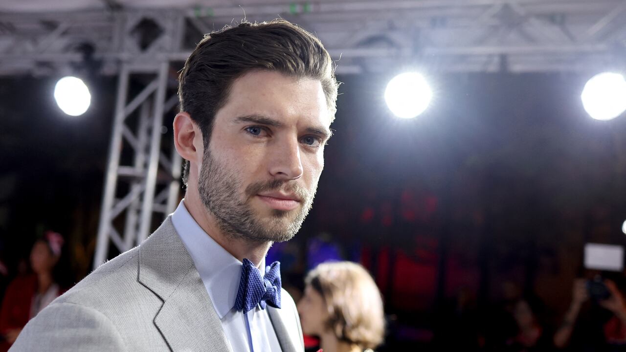 David Corenswet asiste al estreno de "Pearl" durante el Festival Internacional de Cine de Toronto