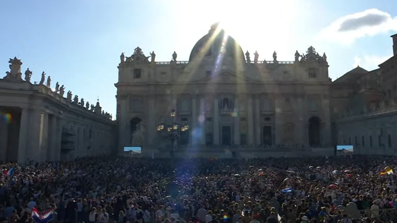 Humo blanco en la chimenea de la Sixtina marcó el día de la elección del papa. Foto: Vatican News