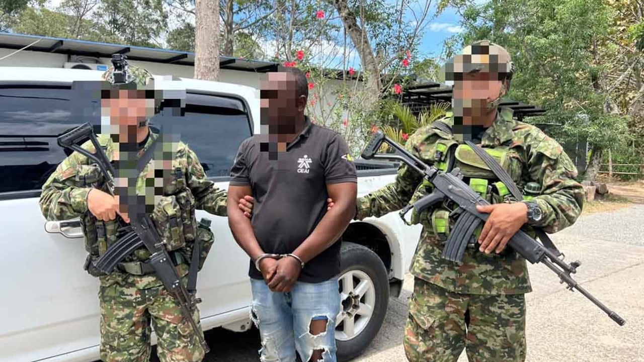 Alias ‘Morcilla’ fue capturado en el municipio de Suárez durante un operativo conjunto entre el Ejército Nacional, la Fuerza Aérea y la Policía.