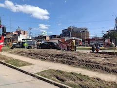 Dos vagones de carga se soltaron de la locomotora y avanzaron sin control por una zona urbana del municipio.