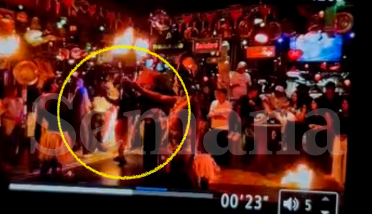 Bailarina en llamas, en Andrés Carne de Res