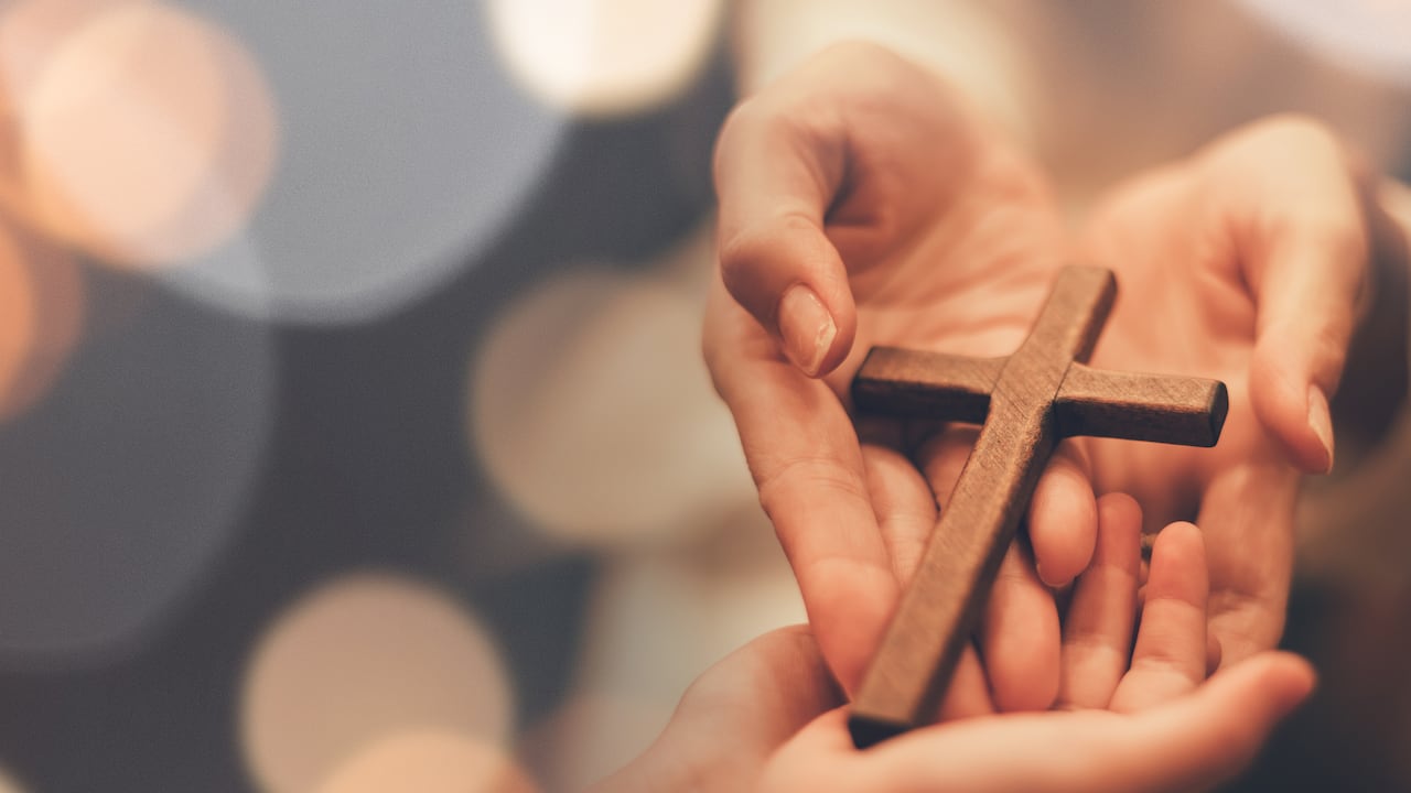 El Santo Cura de Ars, un hombre que fue ejemplo de oración y paz.