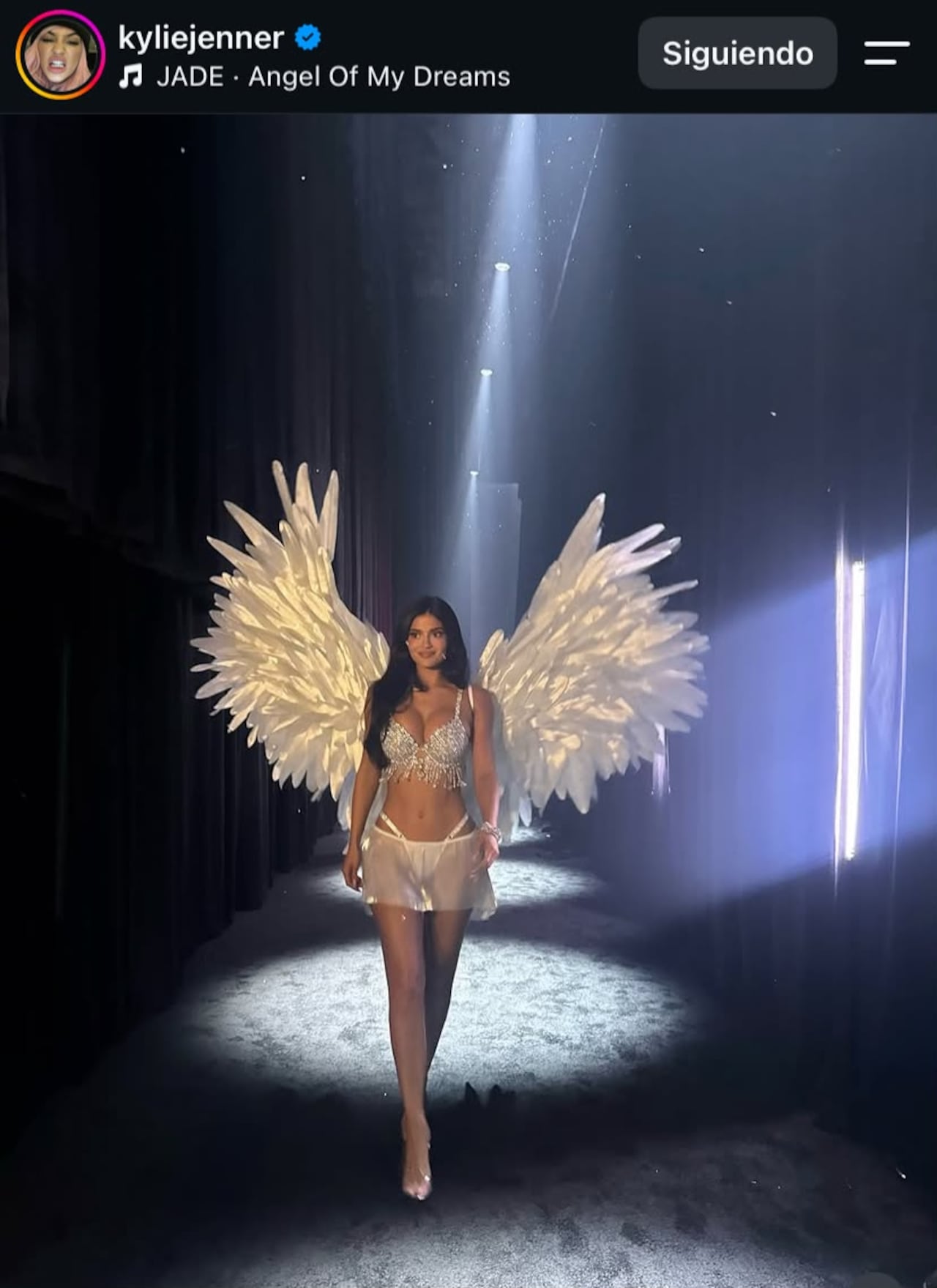 Kylie Jenner deslumbró en el desfile de Victoria Secret.