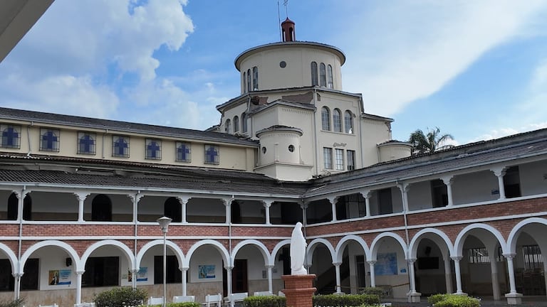 Así quedó parte de la capilla de La Milagrosa, en el sur de Cali.