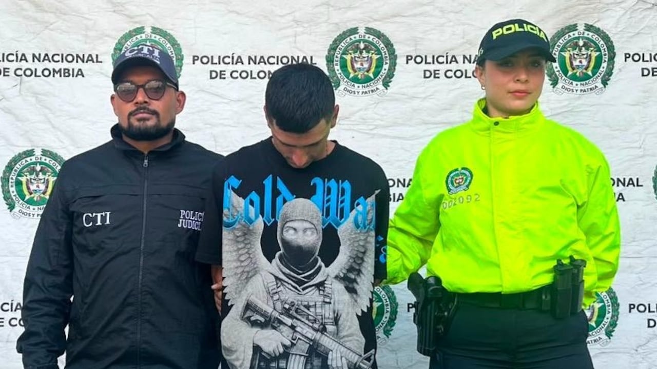 Jefry Andrés Murillo (centro), conocido con el alias de 'Jefry', fue requerido mediante orden judicial por los delitos de homicidio agravado.