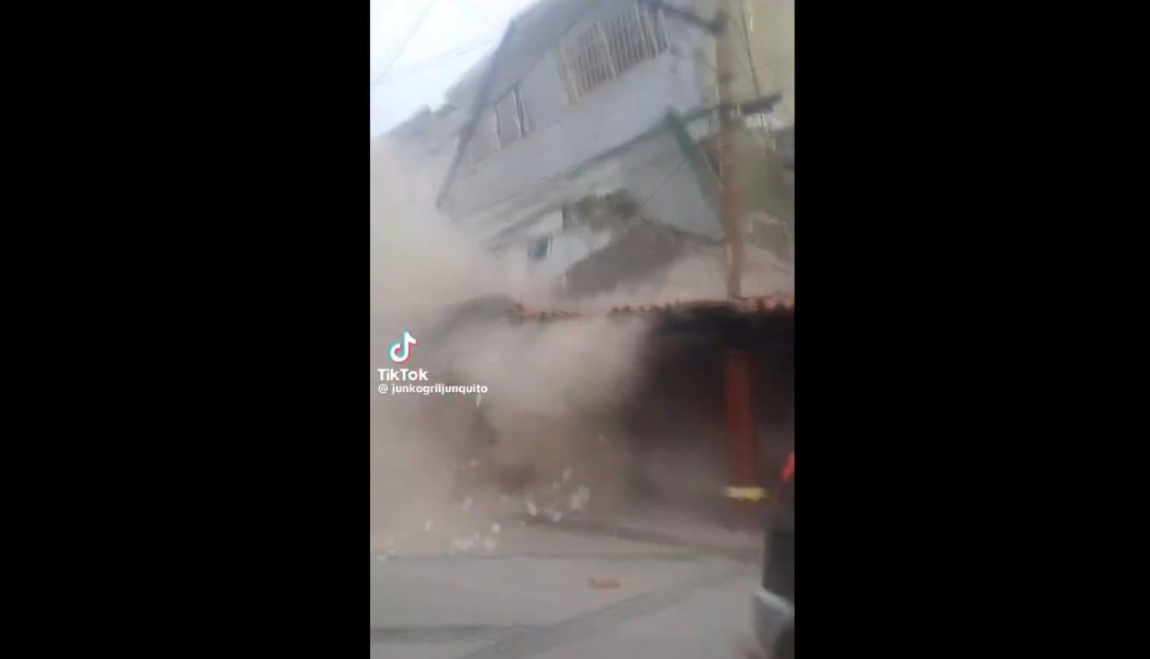 Vivienda se desploma en Venezuela ante terremoto.