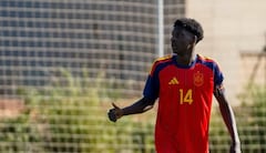 Yulián Mosquera es uno de los centrales de proyección que tiene el fútbol de España.