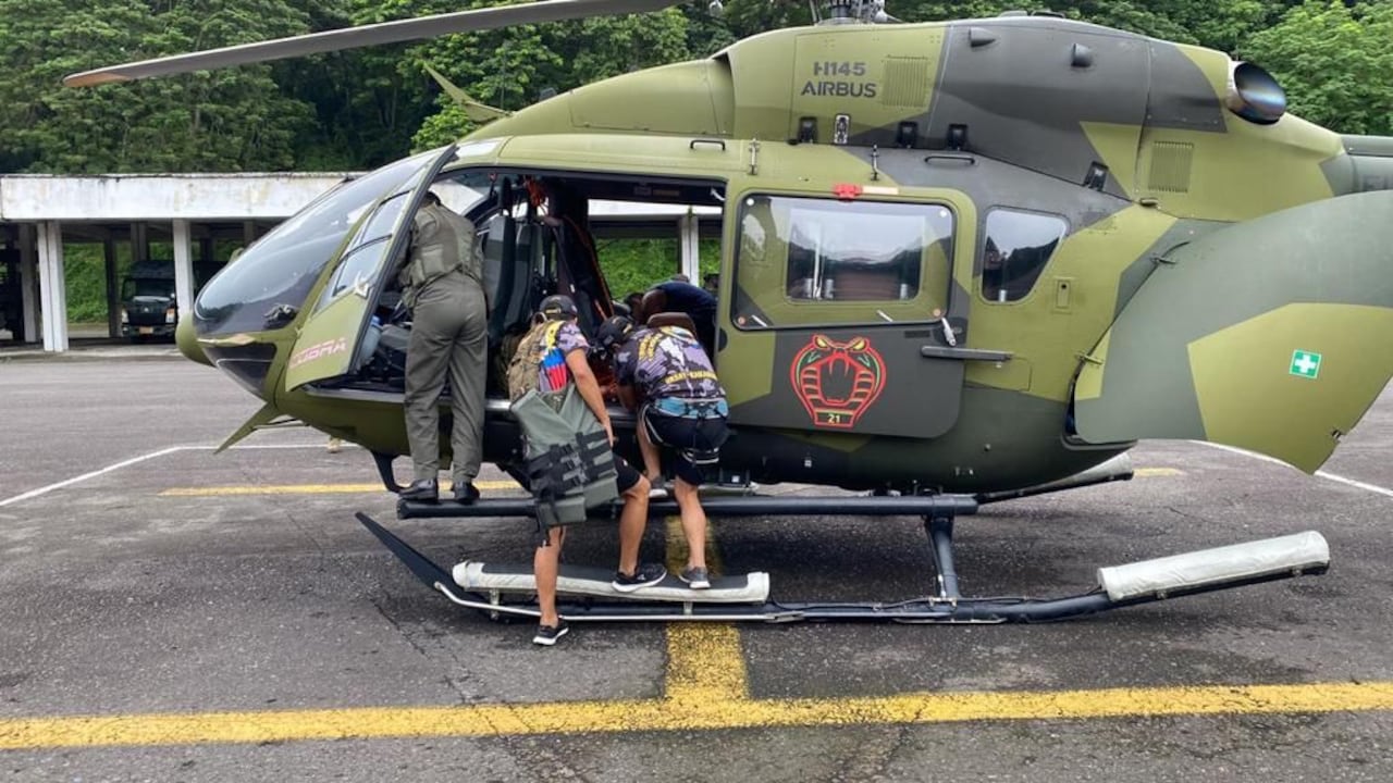 De acuerdo con la Secretaría de Gestión de Riesgos (SGR), los pobladores fueron rescatadas en botes y otras 30 en helicópteros.