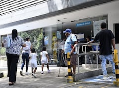 Sigue la crisis en el sistema de salud en Colombia. En la mañana de este martes, 28 de mayo, las directivas de la EPS Sura presentaron una solicitud formal al Gobierno Nacional para retirarse del sistema de salud de Colombia. foto José L Guzmán. EL País