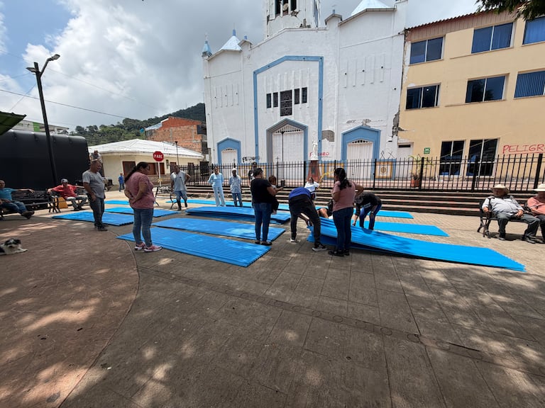 La campaña ‘Un techo solidario por Colombia’ contribuye a la recuperación de viviendas afectadas por el sismo en el Valle del Cauca.