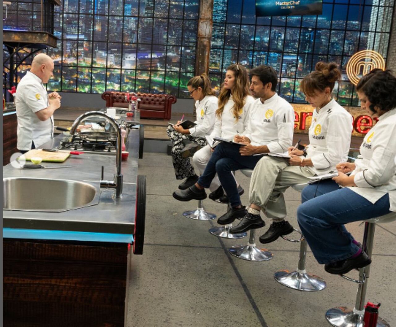 La final de MasterChef Celebrity está próxima a sucedes y los cinco finalistas se pelean por ganar la competencia.