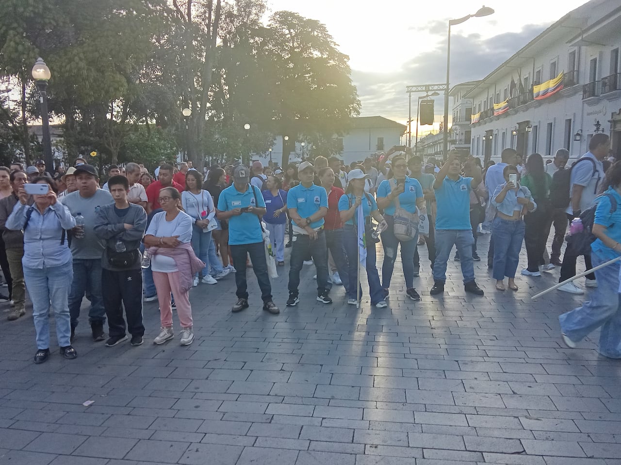 Con la asistencia a este concierto, se le envía un mensaje a las autoridades regionales y a la fuerza pública para que intervengan a tiempo en el Macizo Colombiano para así detener la guerra.