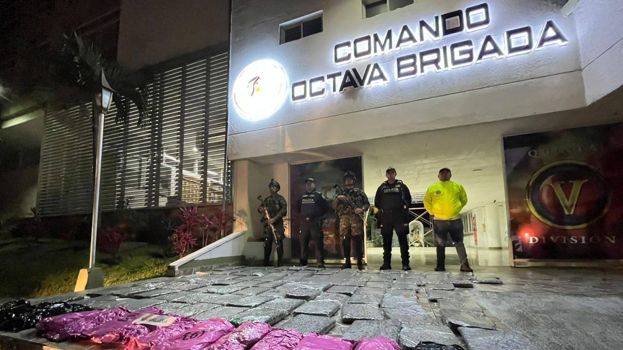 El alucinógeno fue hallado oculto en un automotor que fue detenido durante labores de registro en la vía que comunica a Calarcá con Armenia.