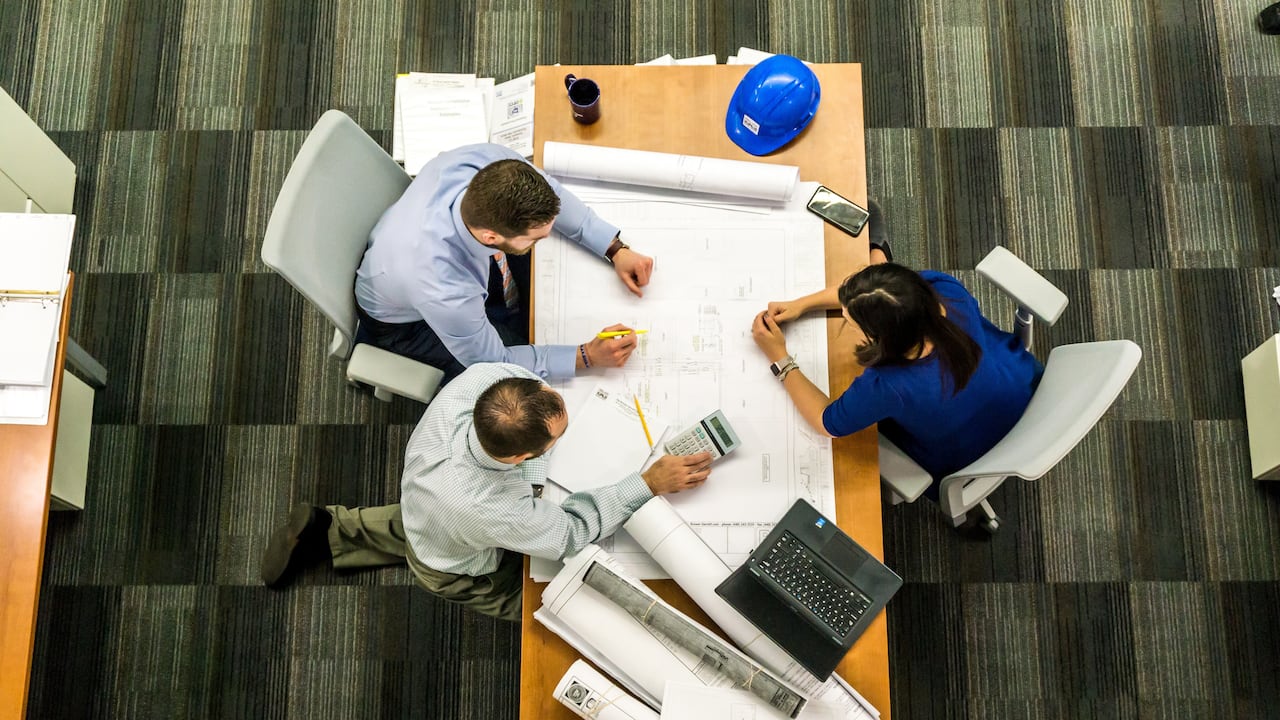 Ser administrador de empresas puede ser una profesión común, sin embargo, su rol es fundamental para sacar el mayor potencial de las empresas de acuerdo a sus fines.