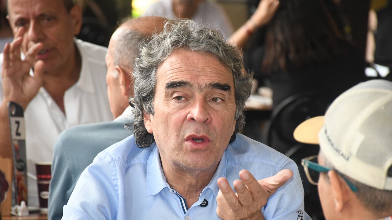 Sergio Fajardo y Jorge Robledo, en campaña por Cali, Panaderia Kuty.