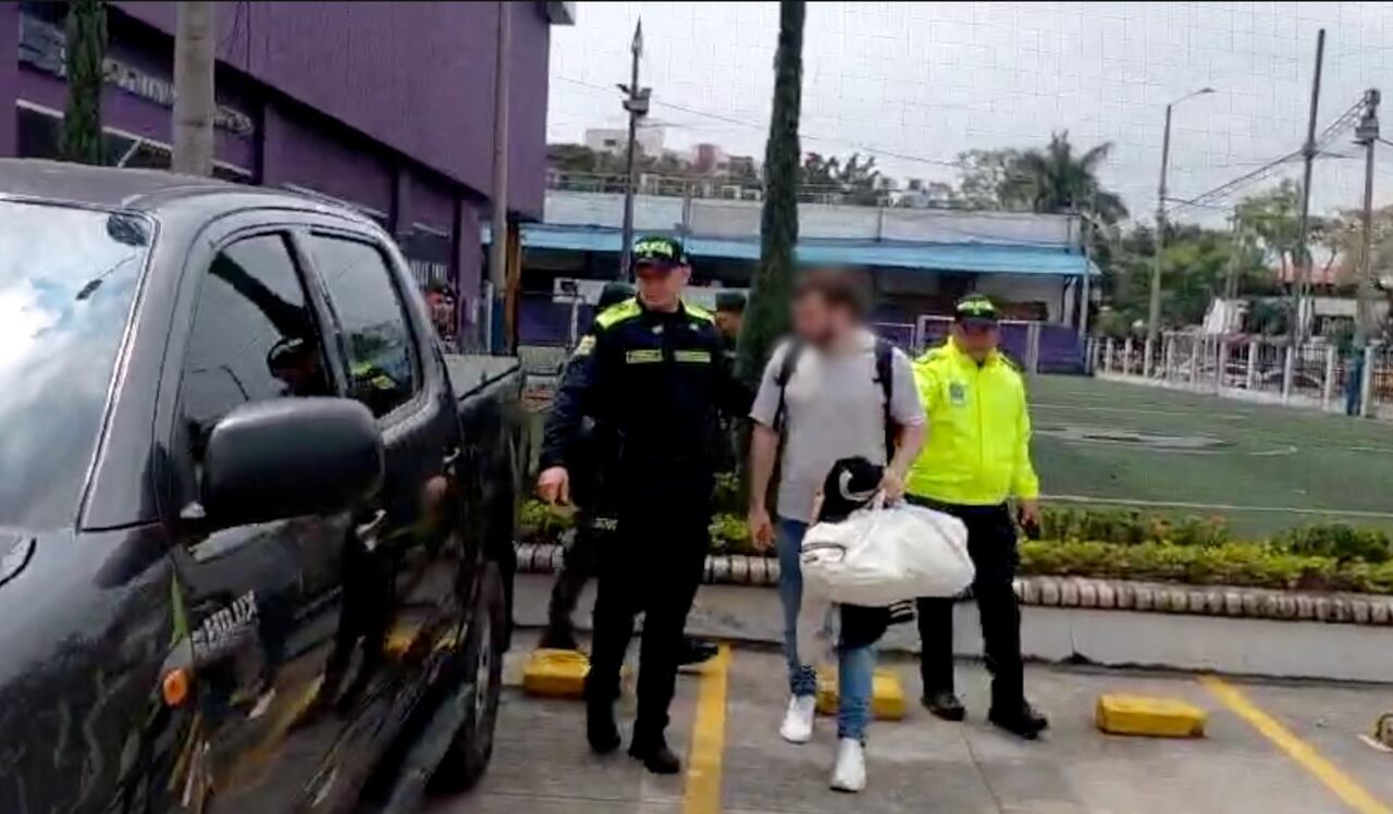 El sujeto es requerido por el delito de blanqueo de capitales.