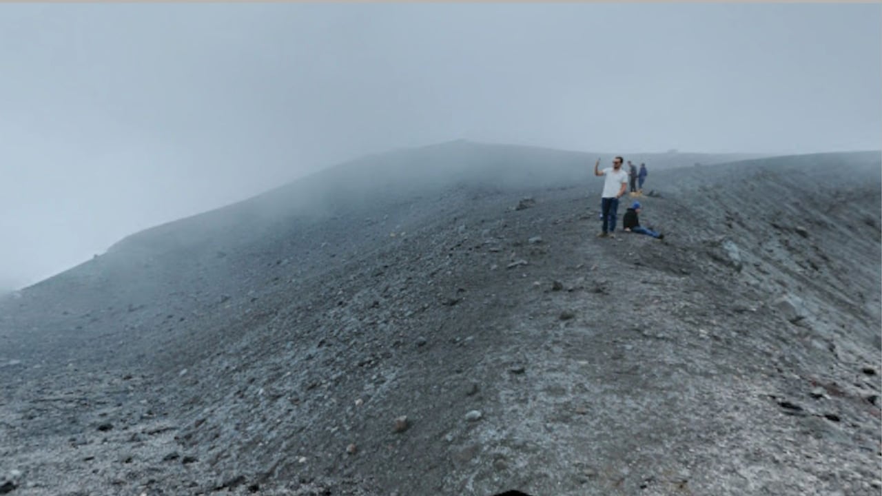 Las autoridades reforzaron el monitoreo del volcán Puracé y activaron medidas preventivas luego del aumento sostenido de su actividad, que motivó el cambio de alerta de amarillo a naranja.