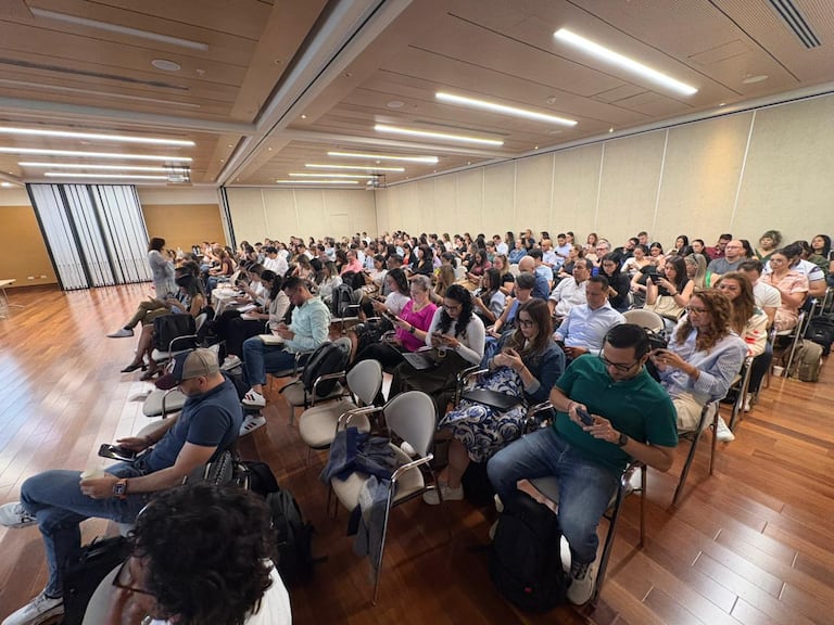 La jornada reunió a representantes de compañías como Meta y RCN Televisión, quienes compartieron tendencias sobre creatividad digital, medición de audiencias y eficiencia operativa.