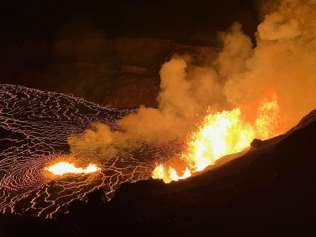 La erupción comenzó esta mañana en el volcán Kilaeau en la Gran Isla de Hawái.