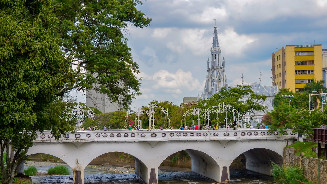 Fotos de Cali, ciudad Colombiana, paisajes urbanos y arquitectura.