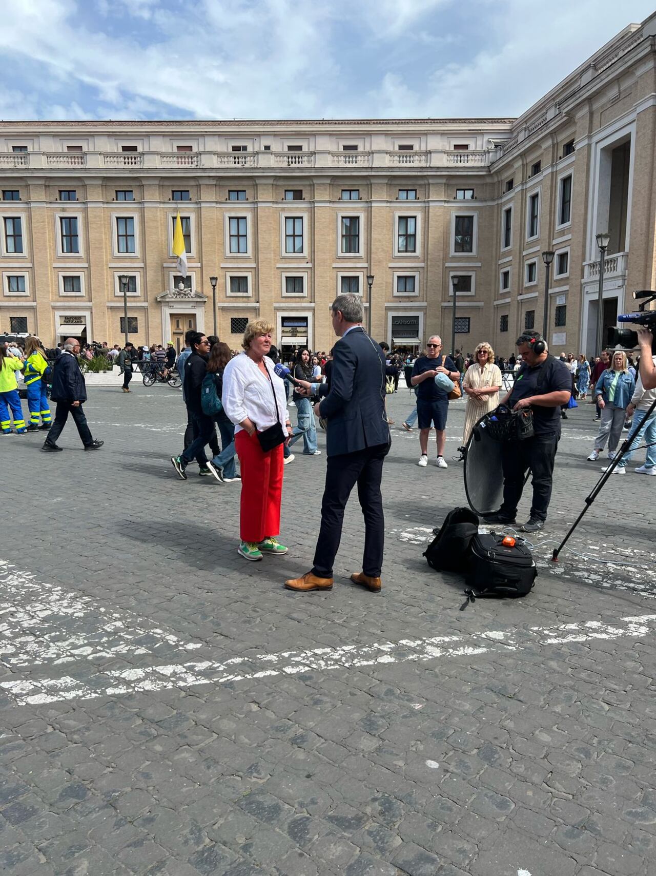 Así se ve El Vaticano tras el anuncio del fallecimiento del Papa Francisco.