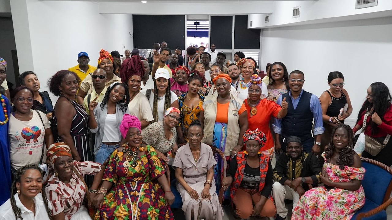 El encuentro reunió a organizaciones afrodescendientes, docentes, representantes comunitarios e instituciones para dialogar sobre memoria, derechos e identidad territorial.