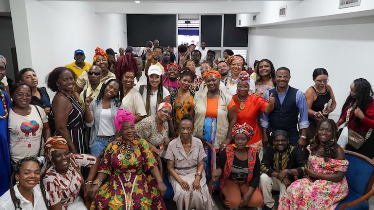 El encuentro reunió a organizaciones afrodescendientes, docentes, representantes comunitarios e instituciones para dialogar sobre memoria, derechos e identidad territorial.