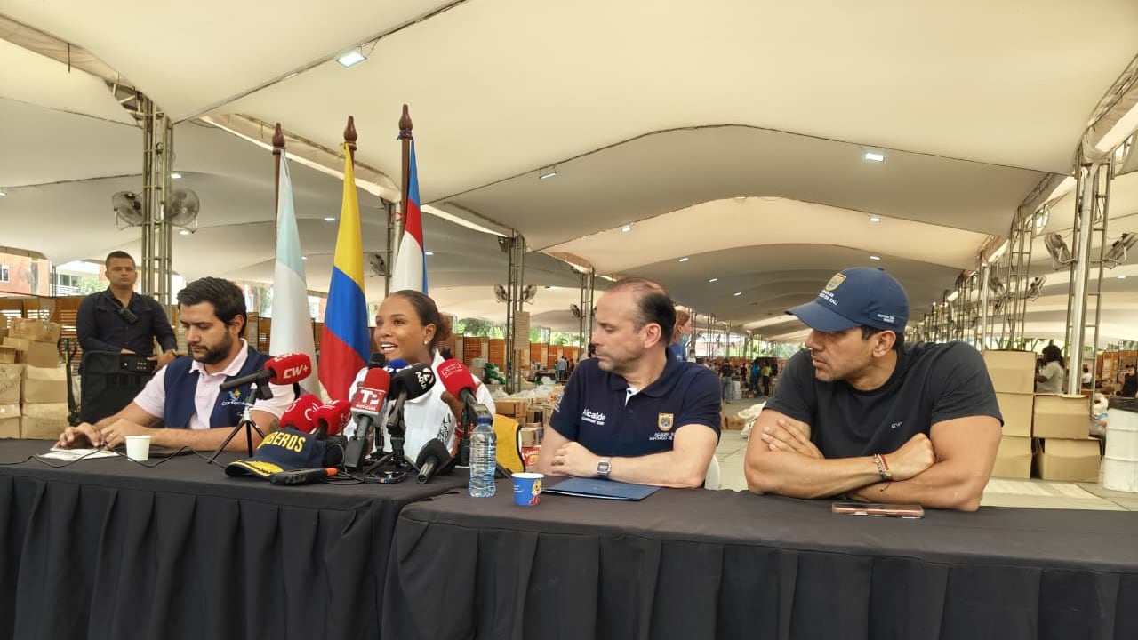 Desde la zona de acopio en Ciudadela Petronio Álvarez, el alcalde Alejandro Eder habló sobre las medidas que busca implementar para atender a las familias afectadas por el terremoto.
