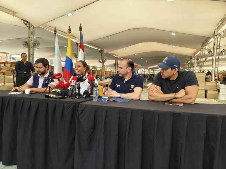 Desde la zona de acopio en Ciudadela Petronio Álvarez, el alcalde Alejandro Eder habló sobre las medidas que busca implementar para atender a las familias afectadas por el terremoto.